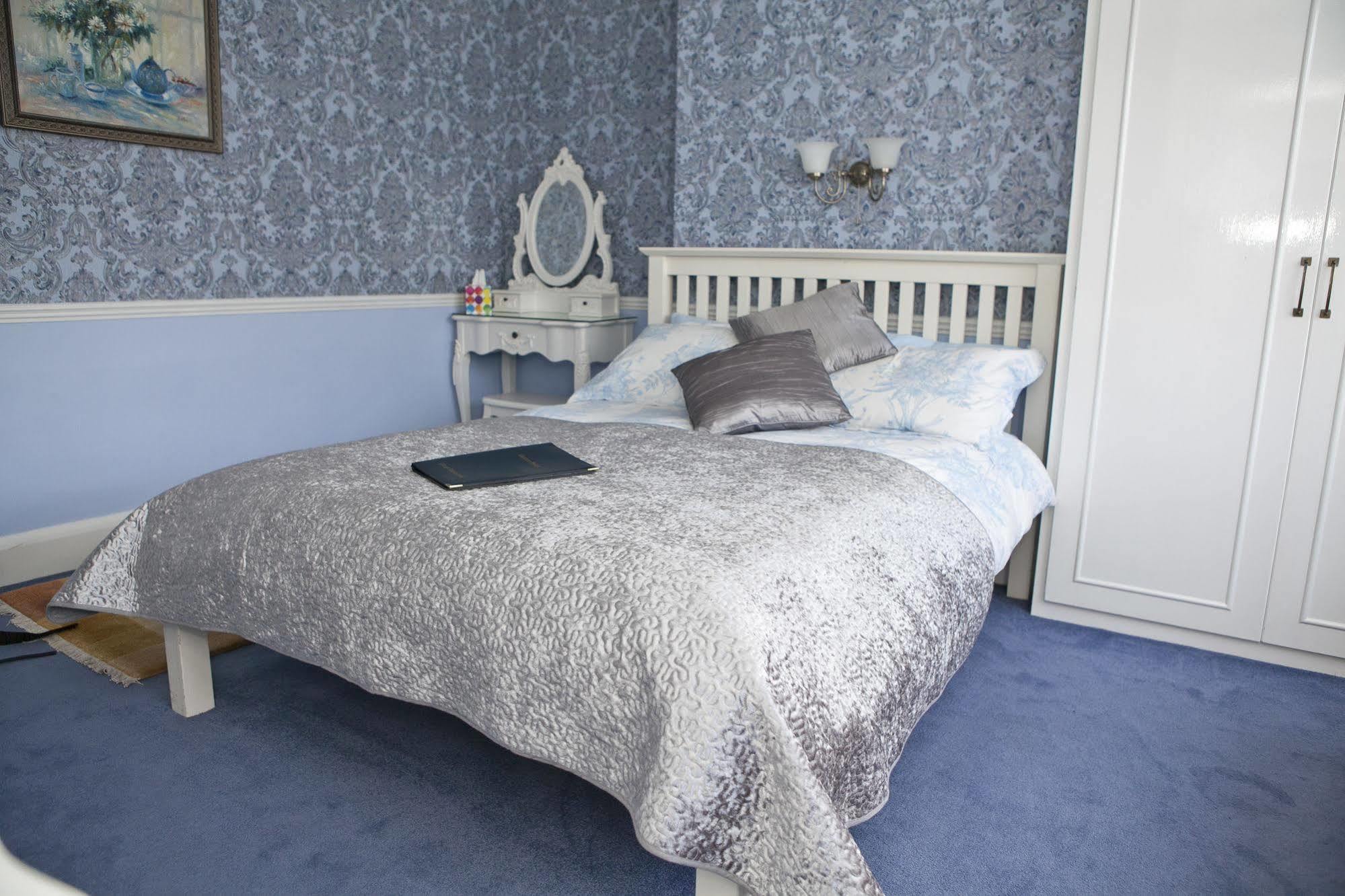 Bay Tree House Bed & Breakfast Барнет Екстер'єр фото