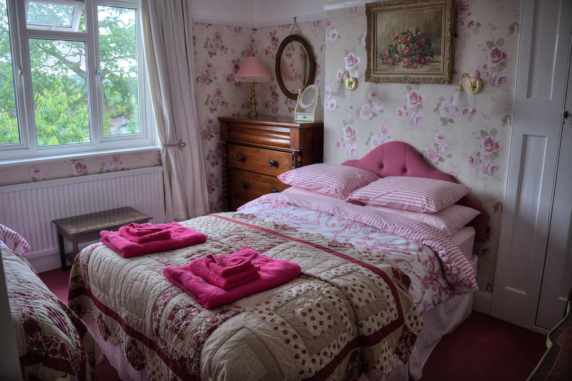 Bay Tree House Bed & Breakfast Барнет Екстер'єр фото